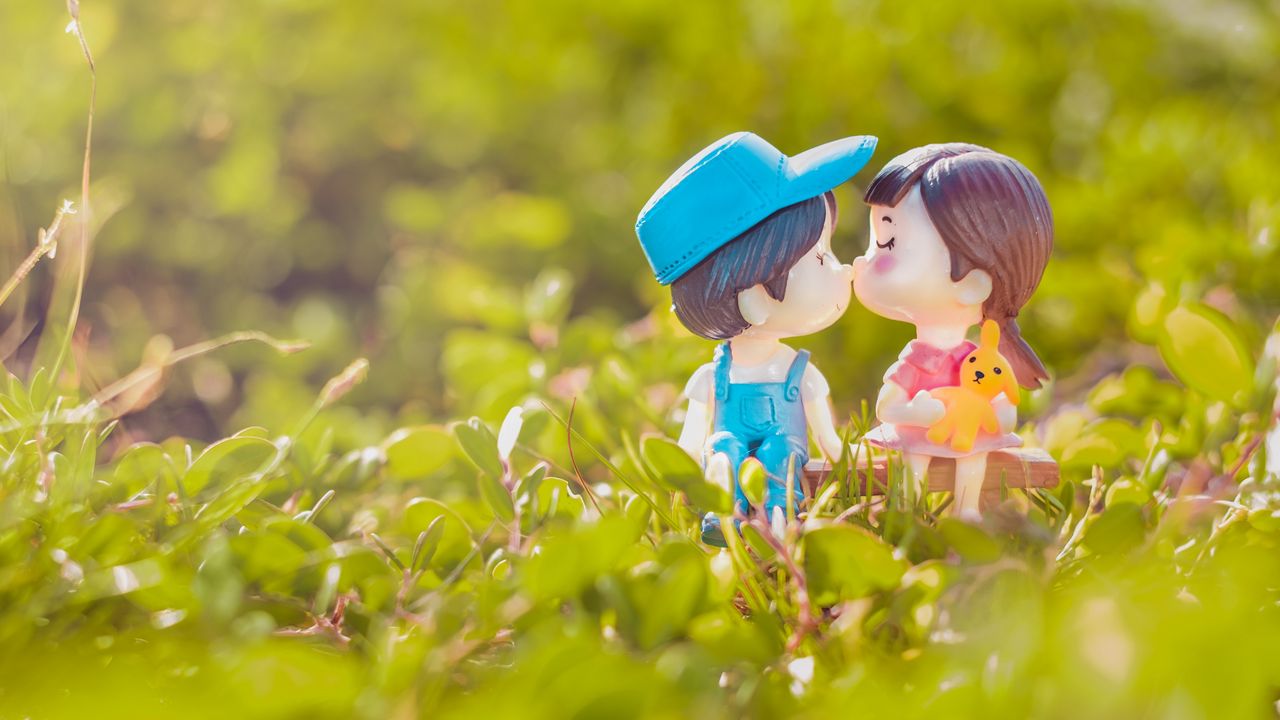 Wallpaper boy, girl, kiss, love, figurines