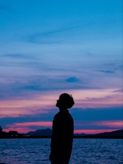 240x320 Wallpaper boy, silhouette, sunset, sky, sea