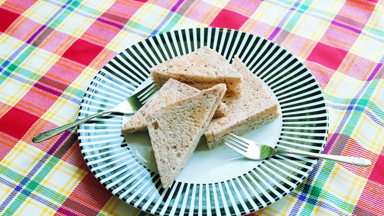 Wallpaper bread, fork, plate