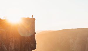 Preview wallpaper breakage, silhouette, sunlight, height