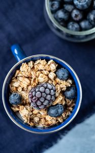 Preview wallpaper breakfast, oatmeal, blackberry, blueberry, cup