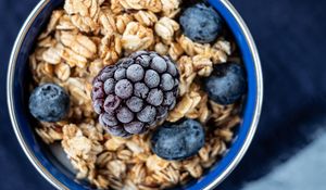 Preview wallpaper breakfast, oatmeal, blackberry, blueberry, cup