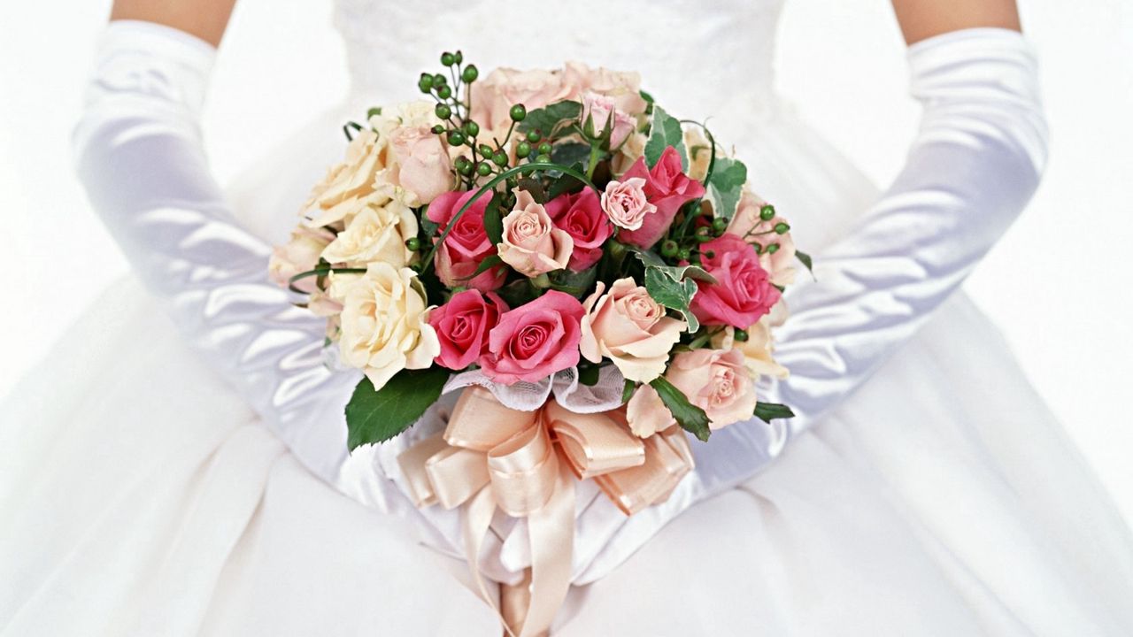 Wallpaper bride, bouquet, roses, gloves