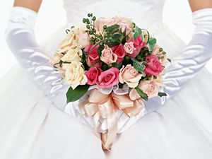 Preview wallpaper bride, bouquet, roses, gloves