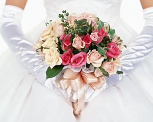 Preview wallpaper bride, bouquet, roses, gloves