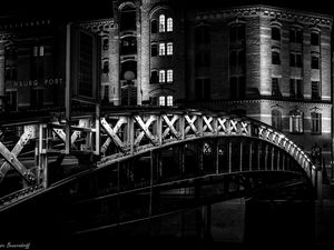 Preview wallpaper bridge, buildings, windows, light, night, black and white