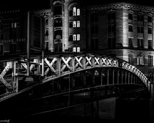 Preview wallpaper bridge, buildings, windows, light, night, black and white