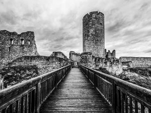 Preview wallpaper bridge, fortress, ruins, black and white