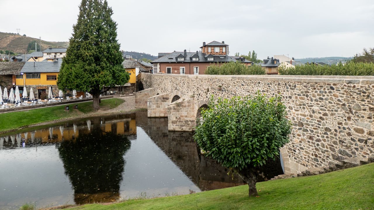 Wallpaper bridge, houses, river, trees