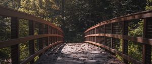 Preview wallpaper bridge, leaves, dry, autumn, light, shadows