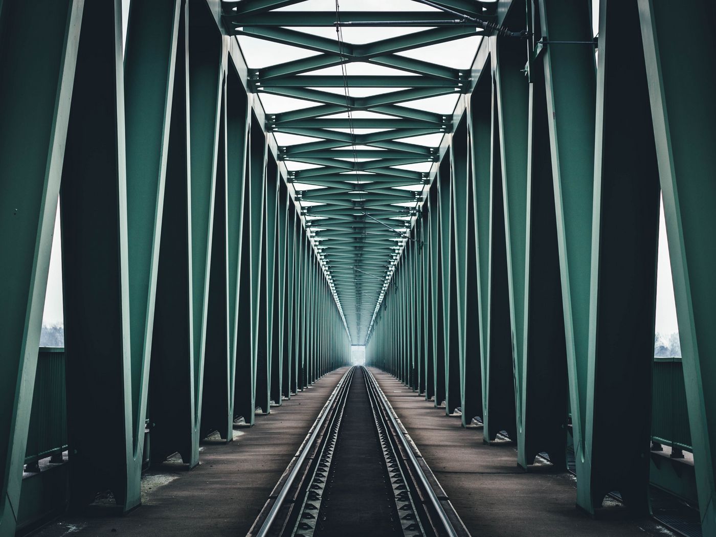 1400x1050 Wallpaper bridge, railway, construction, minimalism, symmetry, budapest, hungary