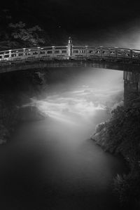 Preview wallpaper bridge, river, fog, black and white
