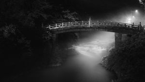 Preview wallpaper bridge, river, fog, black and white