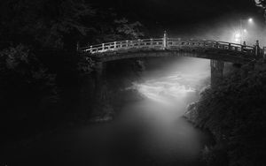 Preview wallpaper bridge, river, fog, black and white
