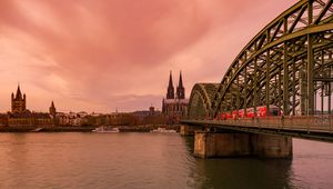 Preview wallpaper bridge, river, towers, buildings, boats