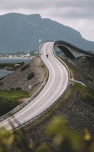 Preview wallpaper bridge, road, skater, slope
