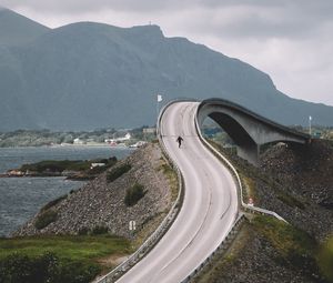 Preview wallpaper bridge, road, skater, slope