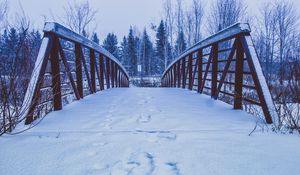 Preview wallpaper bridge, snow, traces, winter