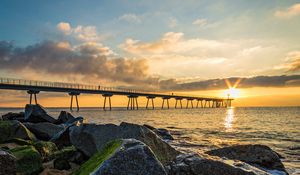 Preview wallpaper bridge, stones, rays