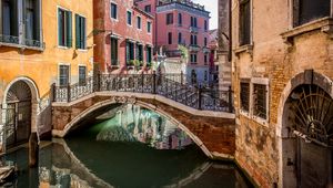 Preview wallpaper bridge, street, water, buildings, venice, italy