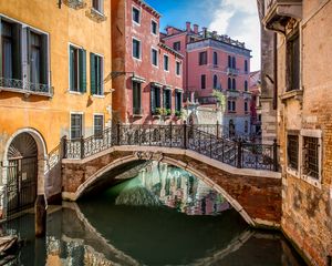 Preview wallpaper bridge, street, water, buildings, venice, italy