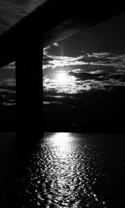 Preview wallpaper bridge, sun, bw, dark, river, reflection
