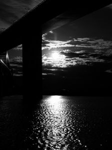 Preview wallpaper bridge, sun, bw, dark, river, reflection