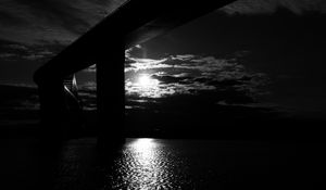 Preview wallpaper bridge, sun, bw, dark, river, reflection