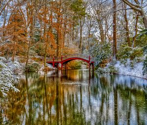 Preview wallpaper bridge, trees, lake, snow, winter, nature, landscape