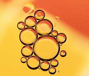 Preview wallpaper bubbles, liquid, oil, macro, yellow, red