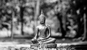 Preview wallpaper buddha, figurine, bw