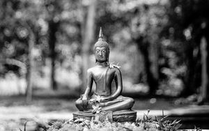 Preview wallpaper buddha, figurine, bw