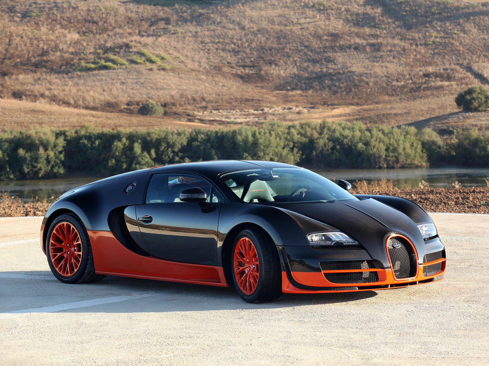 Hãy tải ngay hình nền Bugatti Veyron màu cam 1920x1440 để cảm nhận sự nổi bật và cá tính của chiếc siêu xe này. Với độ phân giải cao, bạn sẽ ngỡ ngàng trước độ chi tiết và sắc nét của từng đường nét trên xe. Chắc chắn đây sẽ là một lựa chọn hoàn hảo cho những ai yêu thích tốc độ và sự đam mê xe hơi.