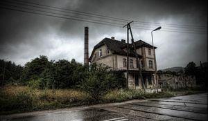 Preview wallpaper building, abandoned, grass, overcast, hdr