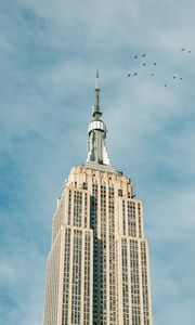 Preview wallpaper building, architecture, birds, sky, clouds