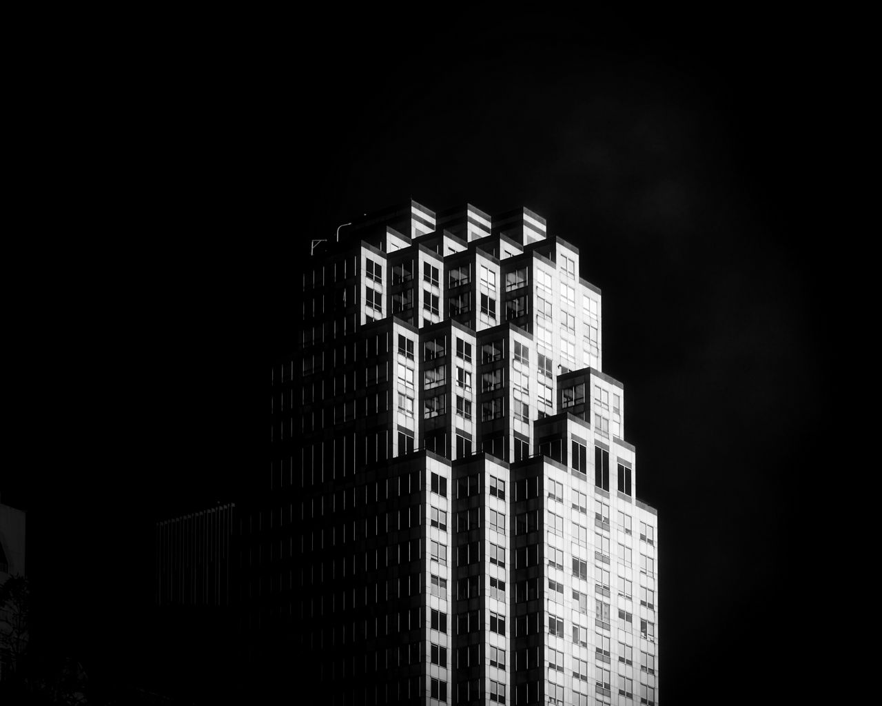 1280x1024 Wallpaper building, architecture, black and white, black