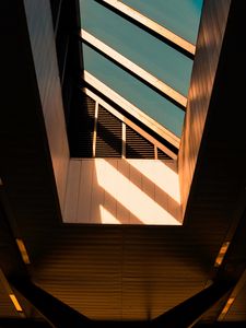 Preview wallpaper building, architecture, boards, shadows
