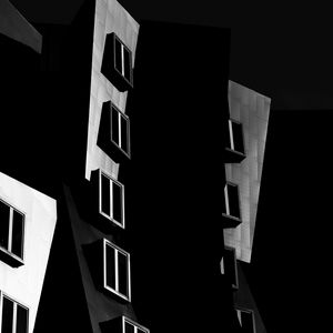 Preview wallpaper building, architecture, facade, bw, modern