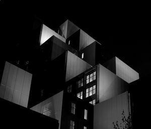 Preview wallpaper building, architecture, night, black, black and white