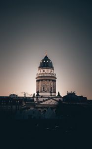 Preview wallpaper building, architecture, old, dusk, dark