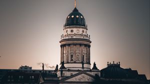 Preview wallpaper building, architecture, old, dusk, dark