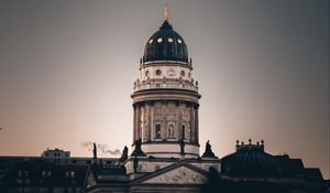 Preview wallpaper building, architecture, old, dusk, dark
