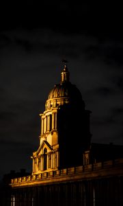Preview wallpaper building, architecture, shadow, night, dark