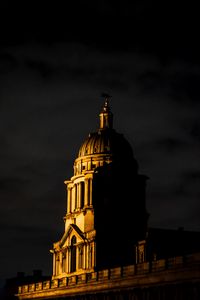 Preview wallpaper building, architecture, shadow, night, dark