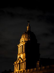 Preview wallpaper building, architecture, shadow, night, dark