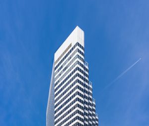 Preview wallpaper building, architecture, sky, white, blue