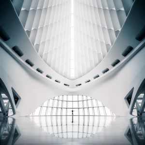 Preview wallpaper building, architecture, symmetry, modern, white