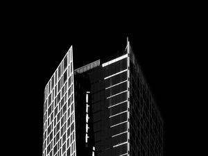 Preview wallpaper building, architecture, windows, black and white, black