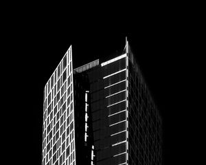 Preview wallpaper building, architecture, windows, black and white, black