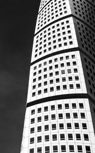 Preview wallpaper building, architecture, windows, black and white